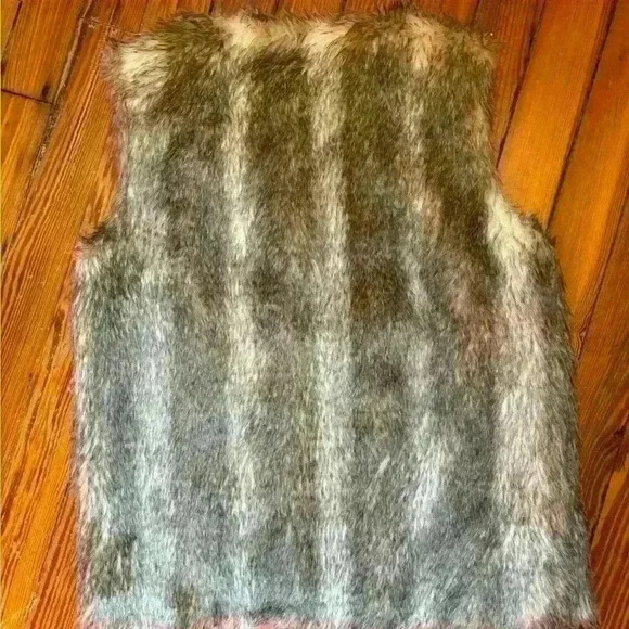 Glamsia Faux Fur Vest Womens Sz medium sleeveless - Picture 2 of 6